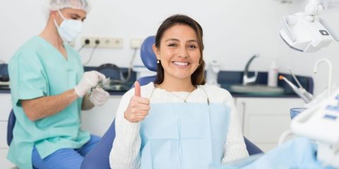Mujer en consultorio dental. Aseguranza para Mexico. Cheap Mexican Car Insurance