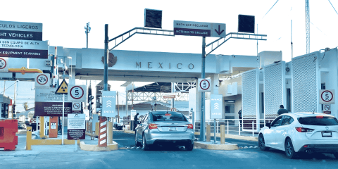 Cruce de Aduana Agua Prieta Sonora. Cruzar la frontera en auto a Mexico inspeccion aduanal y carril de autodeclaracion ANAM. Seguro de auto para Mexico.